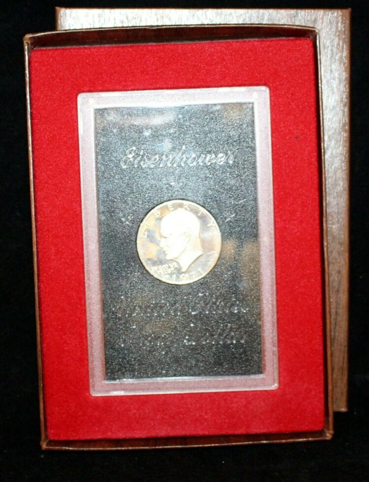 1971 U.S. Silver Eisenhower Dollar * Proof * In Box and Sealed In Holder - Image 6