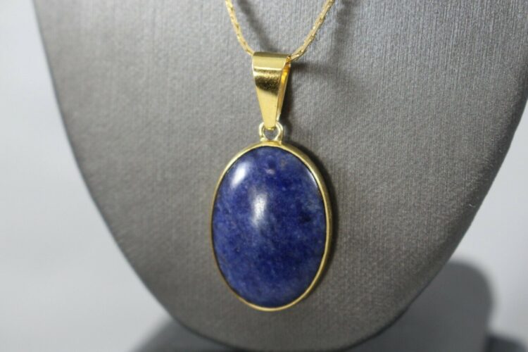 FABULOUS 14K YELLOW GOLD OVAL BLUE SODALITE PENDANT WITH 20" CHAIN - Image 5