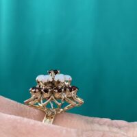 Spectacular Vintage 14K Yellow Gold Ring with Garnets & Opals - Image 12