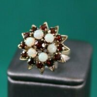 Spectacular Vintage 14K Yellow Gold Ring with Garnets & Opals - Image 3