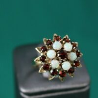 Spectacular Vintage 14K Yellow Gold Ring with Garnets & Opals - Image 4