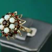 Spectacular Vintage 14K Yellow Gold Ring with Garnets & Opals - Image 5