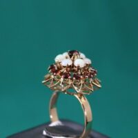 Spectacular Vintage 14K Yellow Gold Ring with Garnets & Opals - Image 7