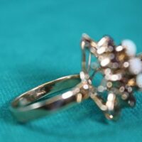 Spectacular Vintage 14K Yellow Gold Ring with Garnets & Opals - Image 10