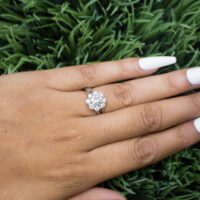 18k White Gold Diamond Cluster Wedding Ring